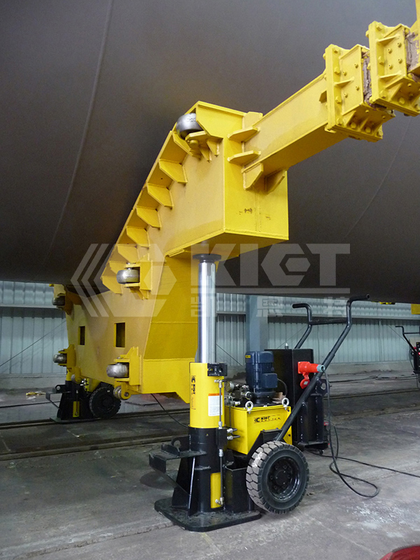 移動(dòng)式液壓架車機(jī)用于大型罐體頂升