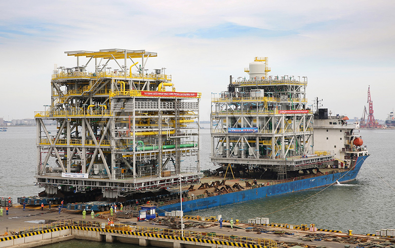 自行式液壓模塊運(yùn)輸車(chē)用于海上鉆井平臺(tái)模塊移運(yùn)