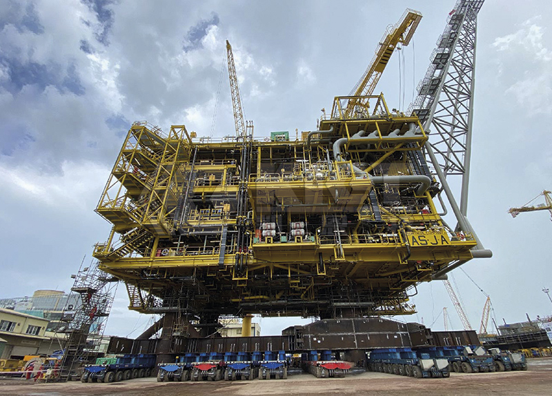 自行式液壓模塊運(yùn)輸車(chē)用于海上鉆井平臺(tái)模塊移運(yùn)