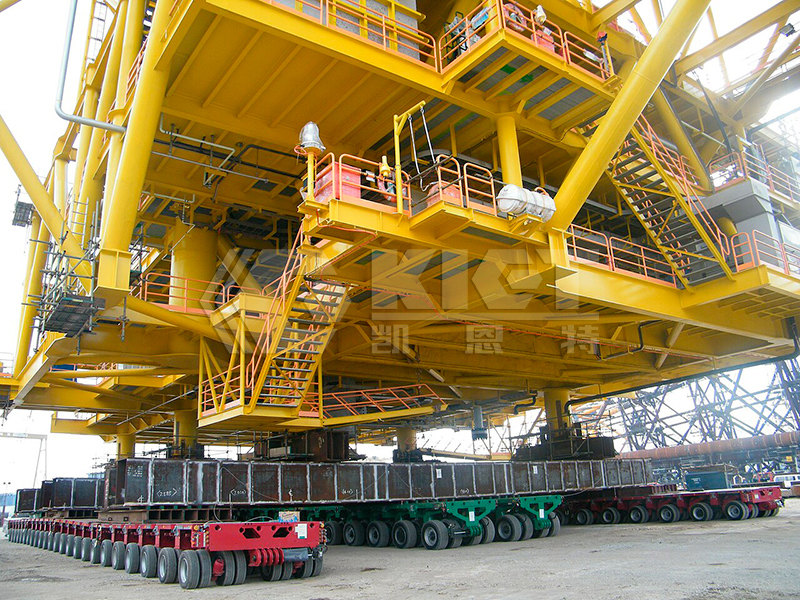 自行式液壓模塊運(yùn)輸車(chē)用于海上鉆井平臺(tái)模塊移運(yùn)