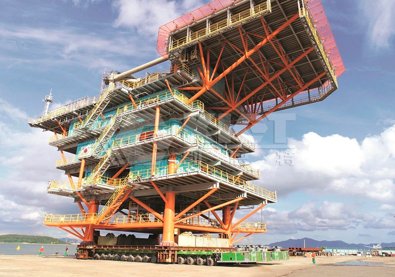 自行式液壓模塊運(yùn)輸車(chē)用于海上鉆井平臺(tái)模塊移運(yùn)