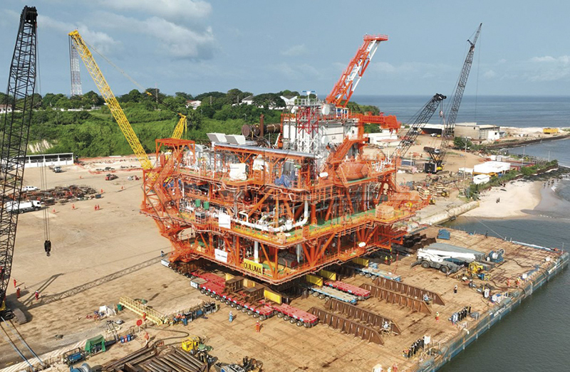 自行式液壓模塊運(yùn)輸車(chē)用于海上鉆井平臺(tái)模塊移運(yùn)