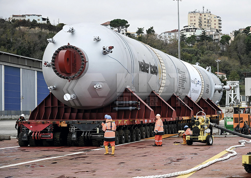 自行式液壓模塊運(yùn)輸車用于加氫反應(yīng)器發(fā)運(yùn)
