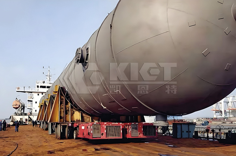 自行式液壓模塊運(yùn)輸車用于丙烯塔轉(zhuǎn)運(yùn)