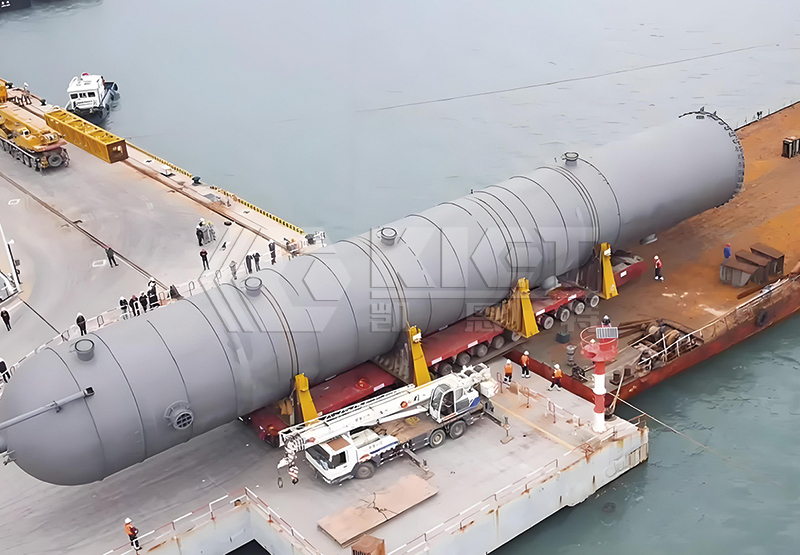 自行式液壓模塊運(yùn)輸車用于丙烯塔轉(zhuǎn)運(yùn)