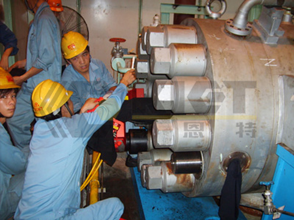 驅動式液壓扭矩扳手用于火力發(fā)電廠高壓給水泵螺栓預緊
